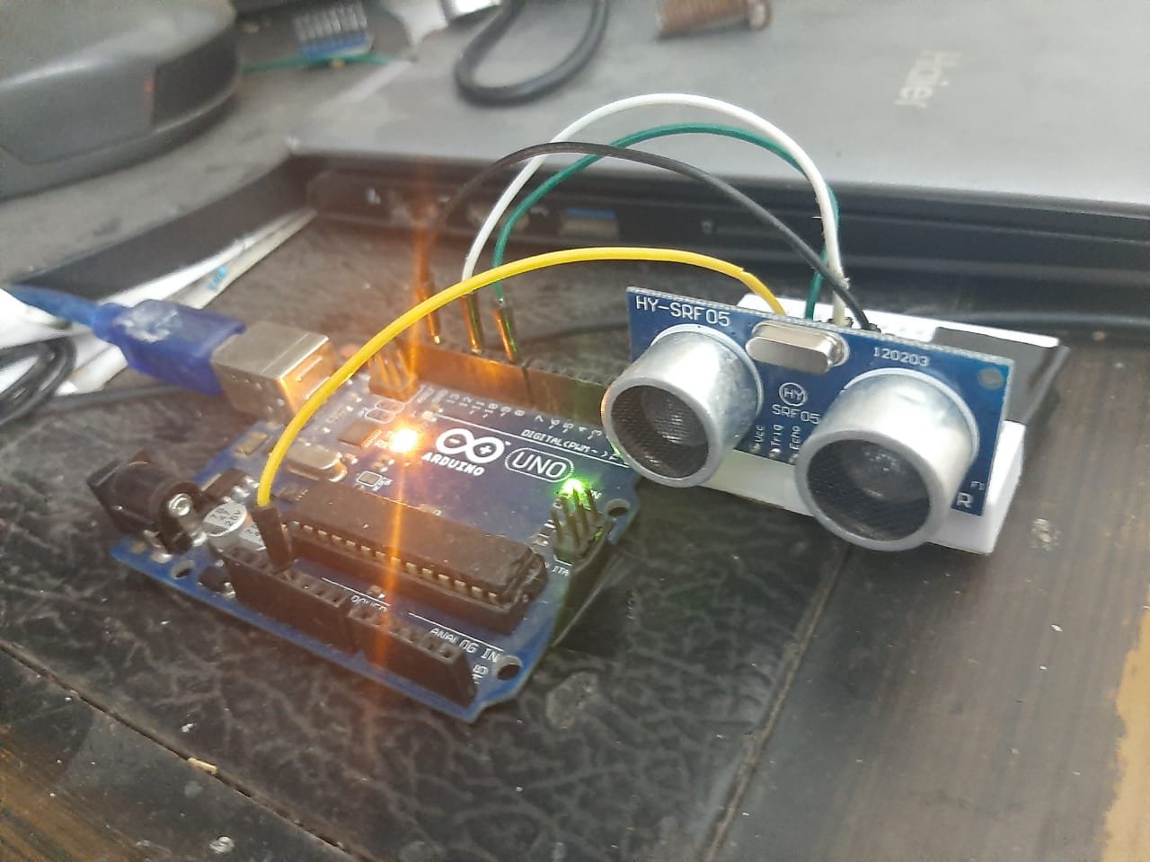 HC-SR04 with Arduino distance measurement