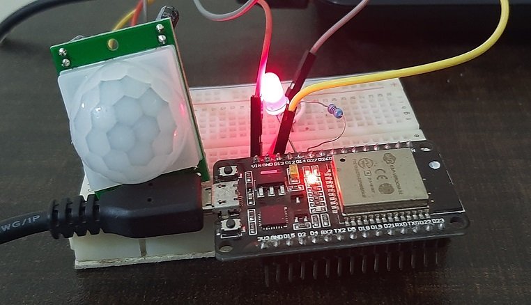 PIR sensor with ESP32 MicroPython