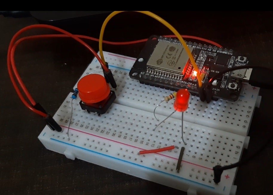 ESP32 ESP8266 Control Outputs with Web Server and a Physical Button Simultaneously