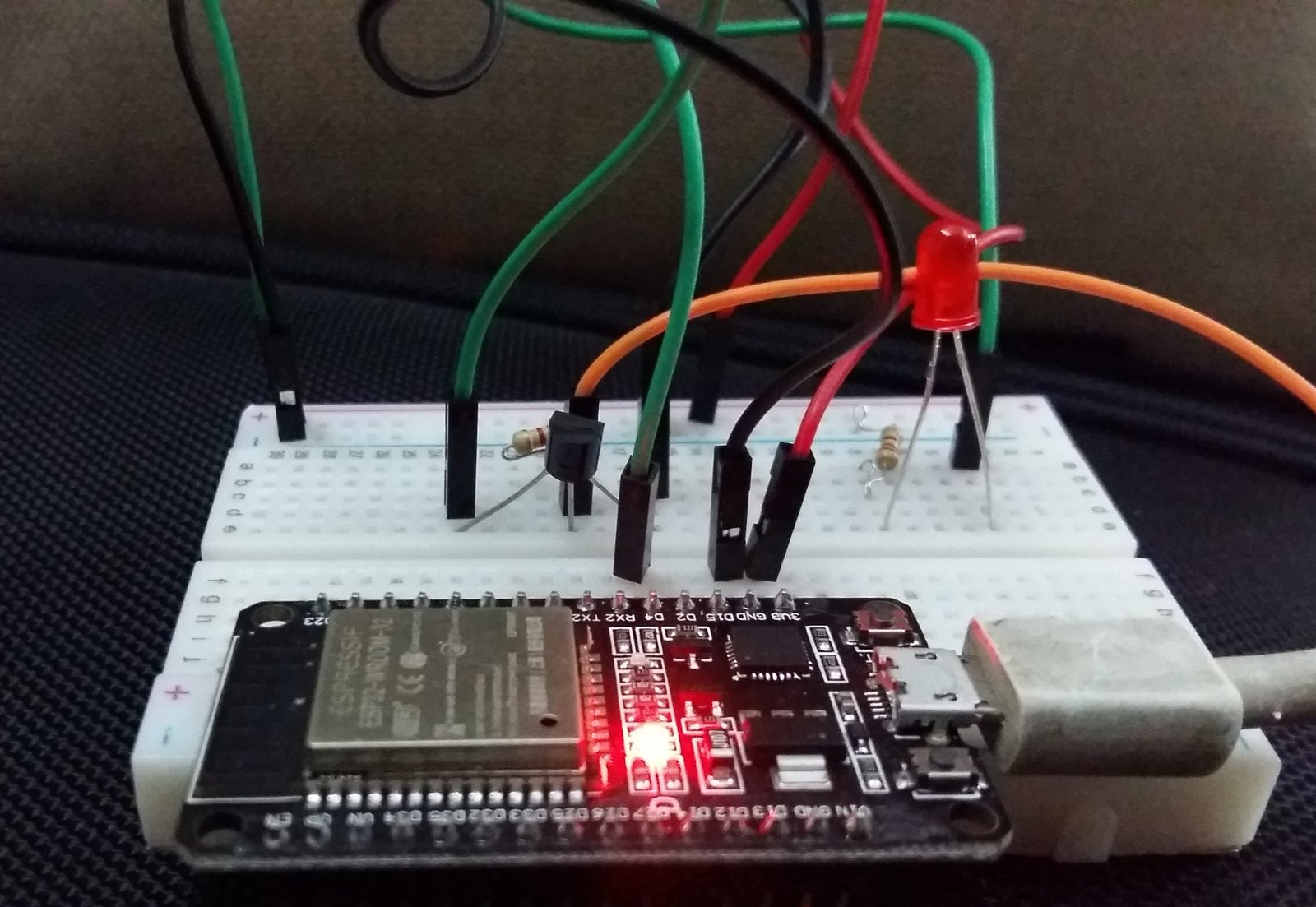 ESP32 & ESP8266 thermostat web server LED OFF