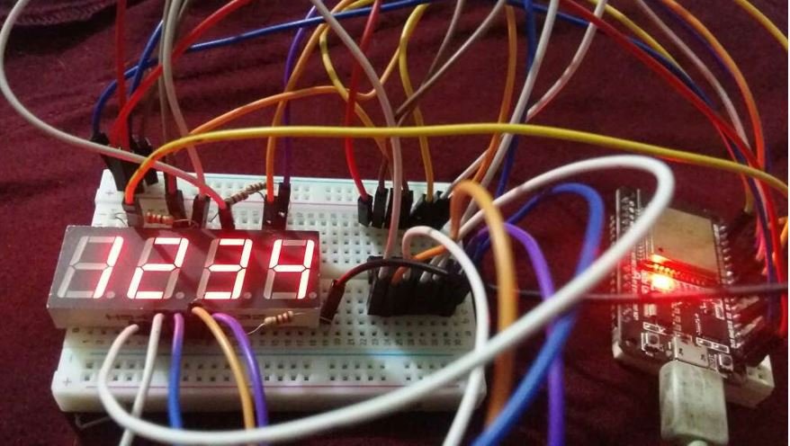 ESP32 with 74HC595 and 4 digit 7 segment demo