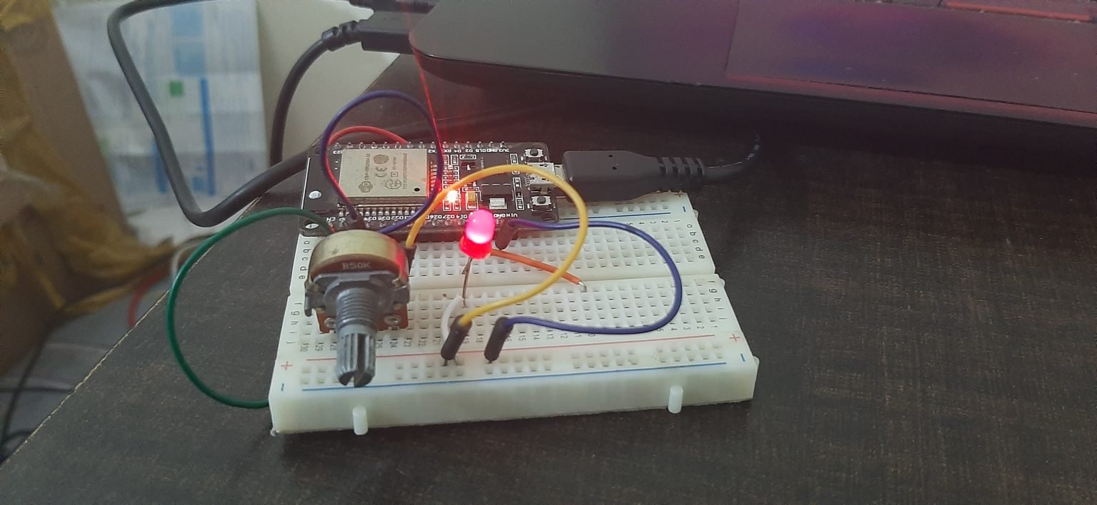 MicroPython PWM ESP32 & ESP8266 - LED Fading & Brightness Control