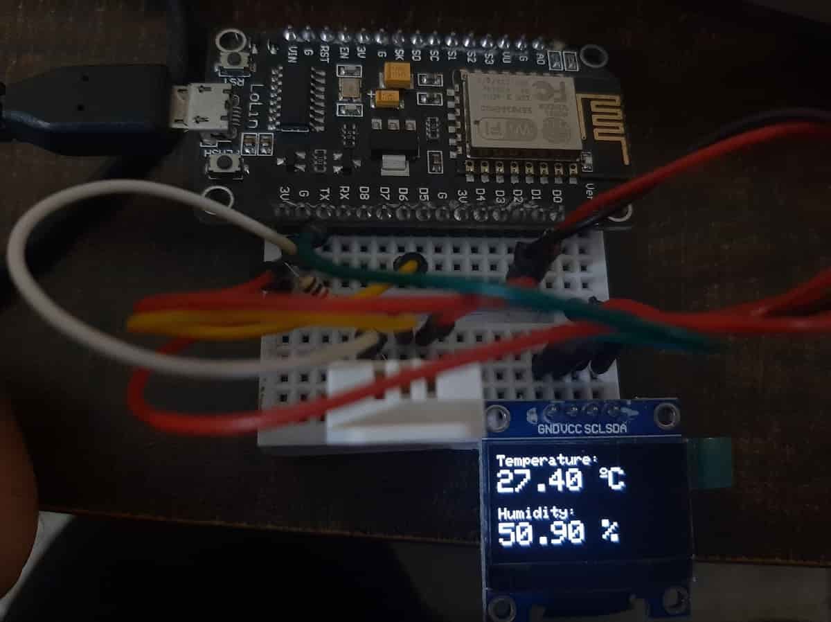 DHT11 DHT22 with ESP8266 NodeMCU and OLED