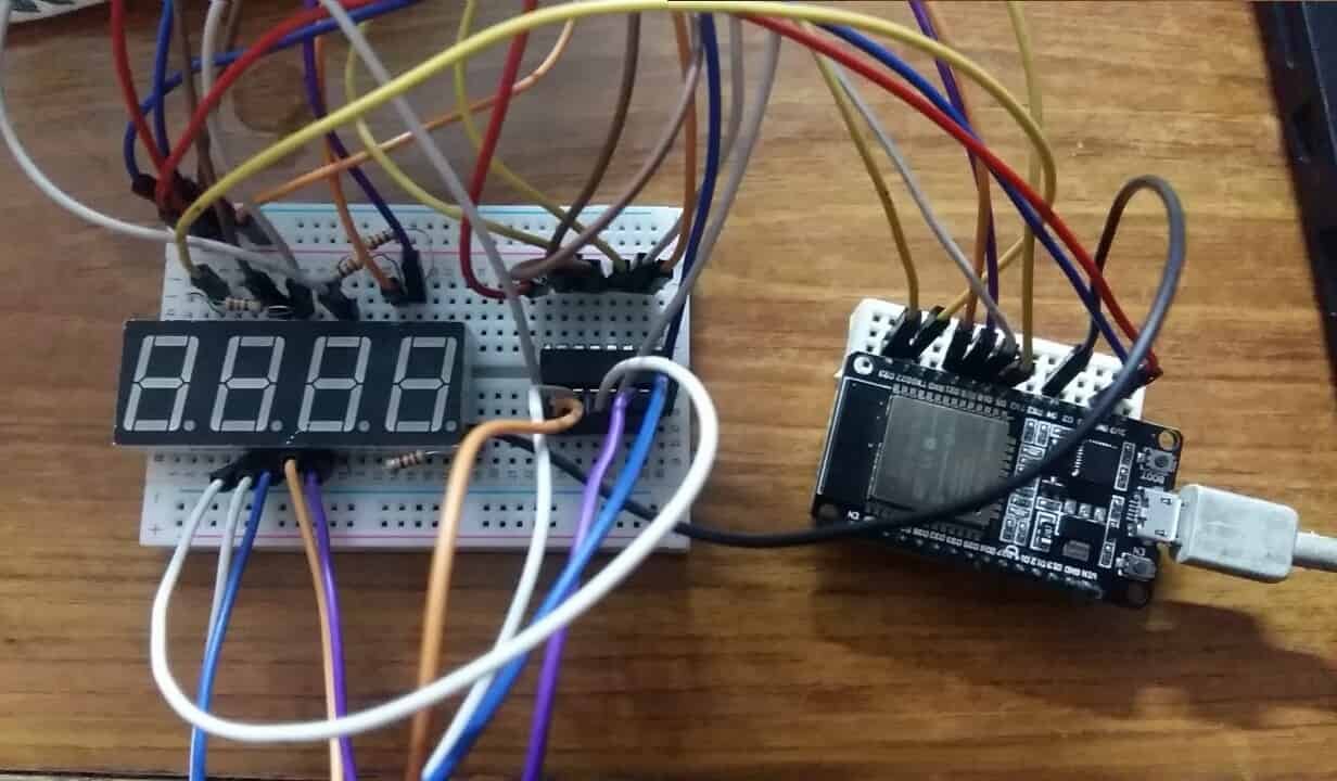 ESP32 with 74HC595 and 4-Digit 7 Segment Display